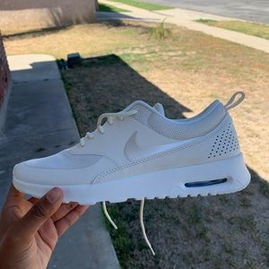 NIKE AIR MAX THEA’S